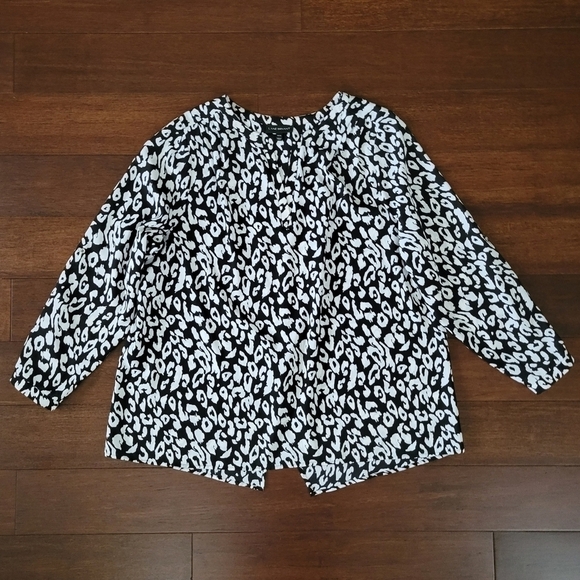 Lane Bryant Black & White Animal Print Split Back Flowy Blouse Top Size 18/20 - Picture 7 of 12